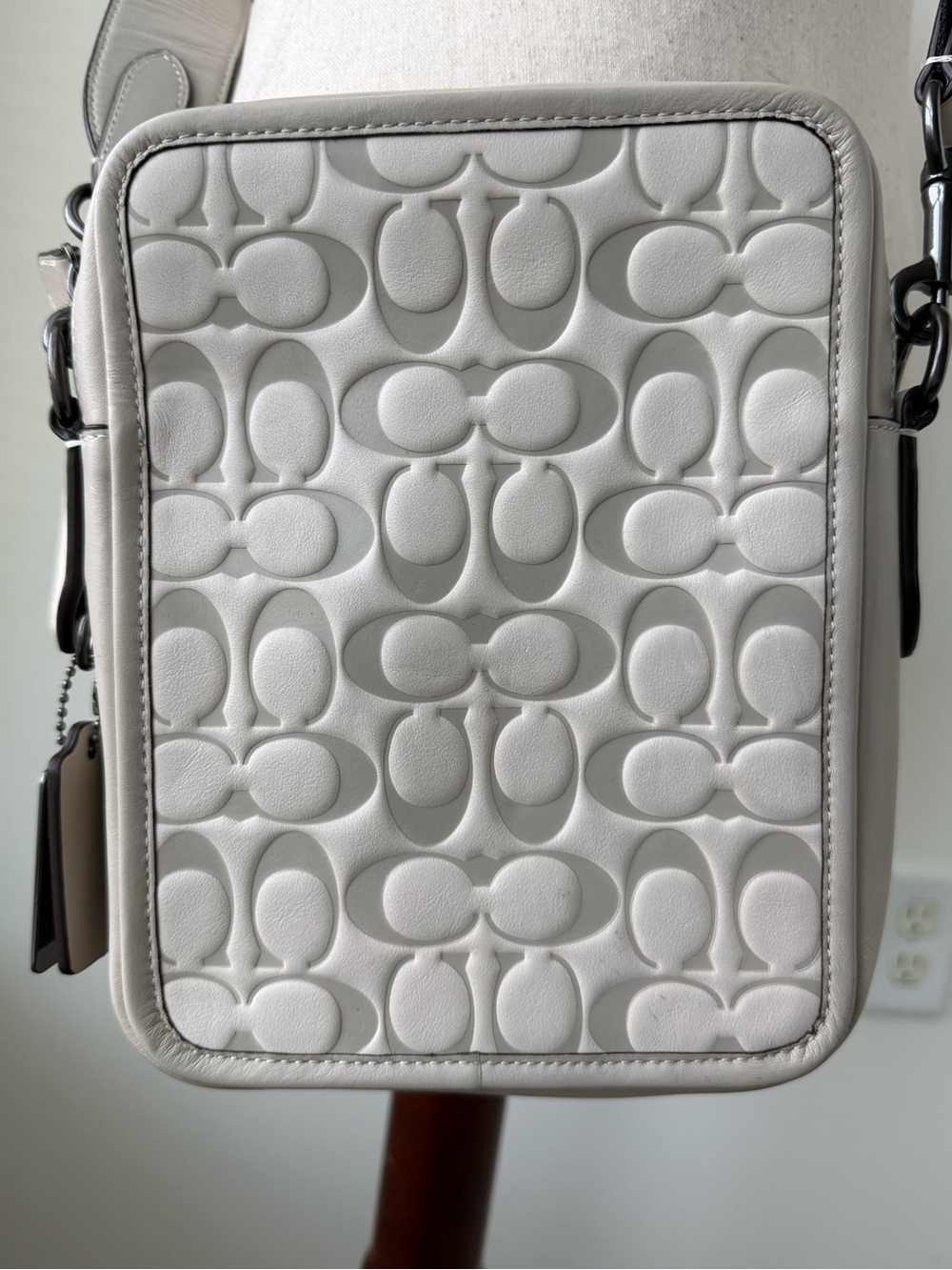Coach Sullivan Crossbody Bag in White with Embossed Signature - Picture 4 of 10